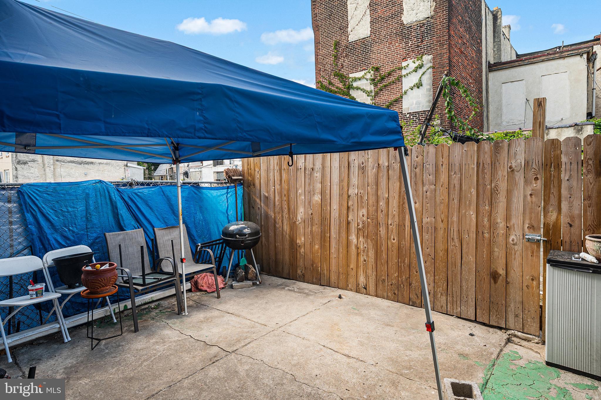 STRAWBERRY MANSION - Residential