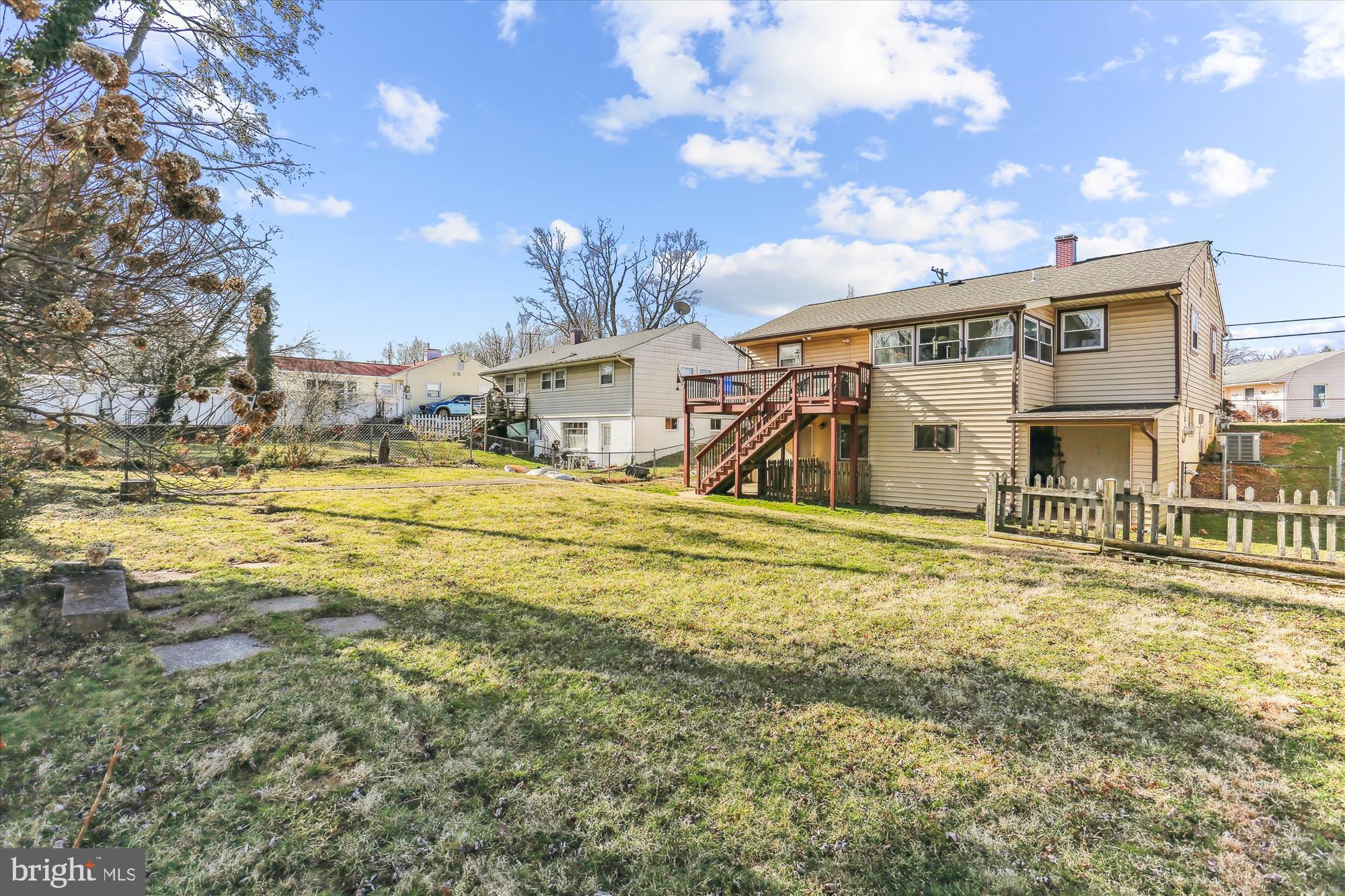 ROCKLAND - Residential