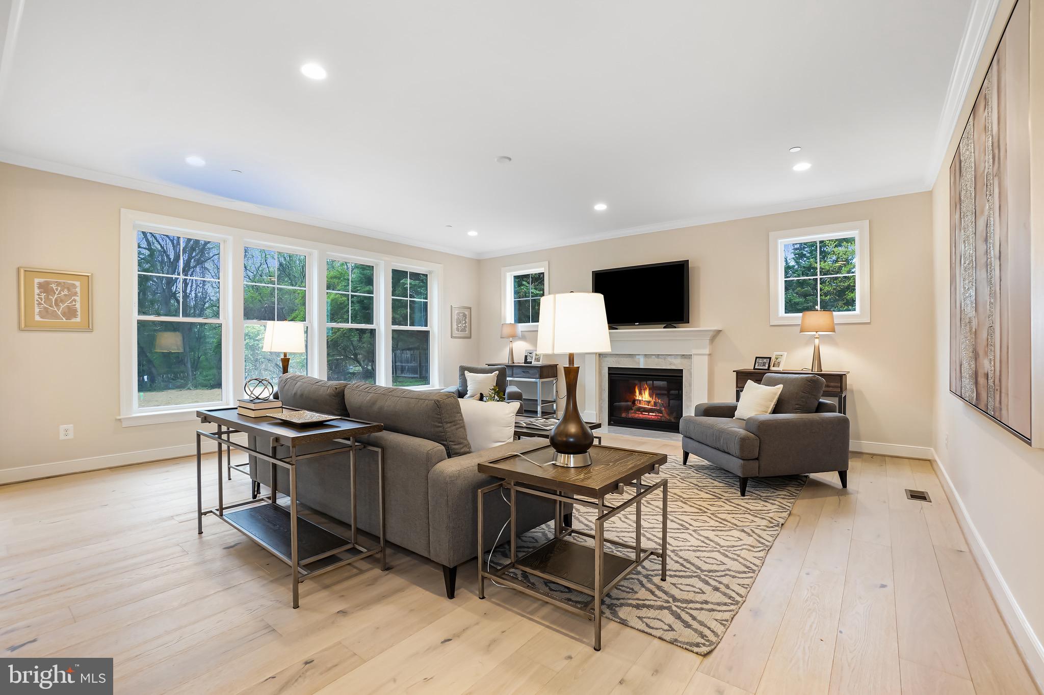 DARNESTOWN OUTSIDE - Residential