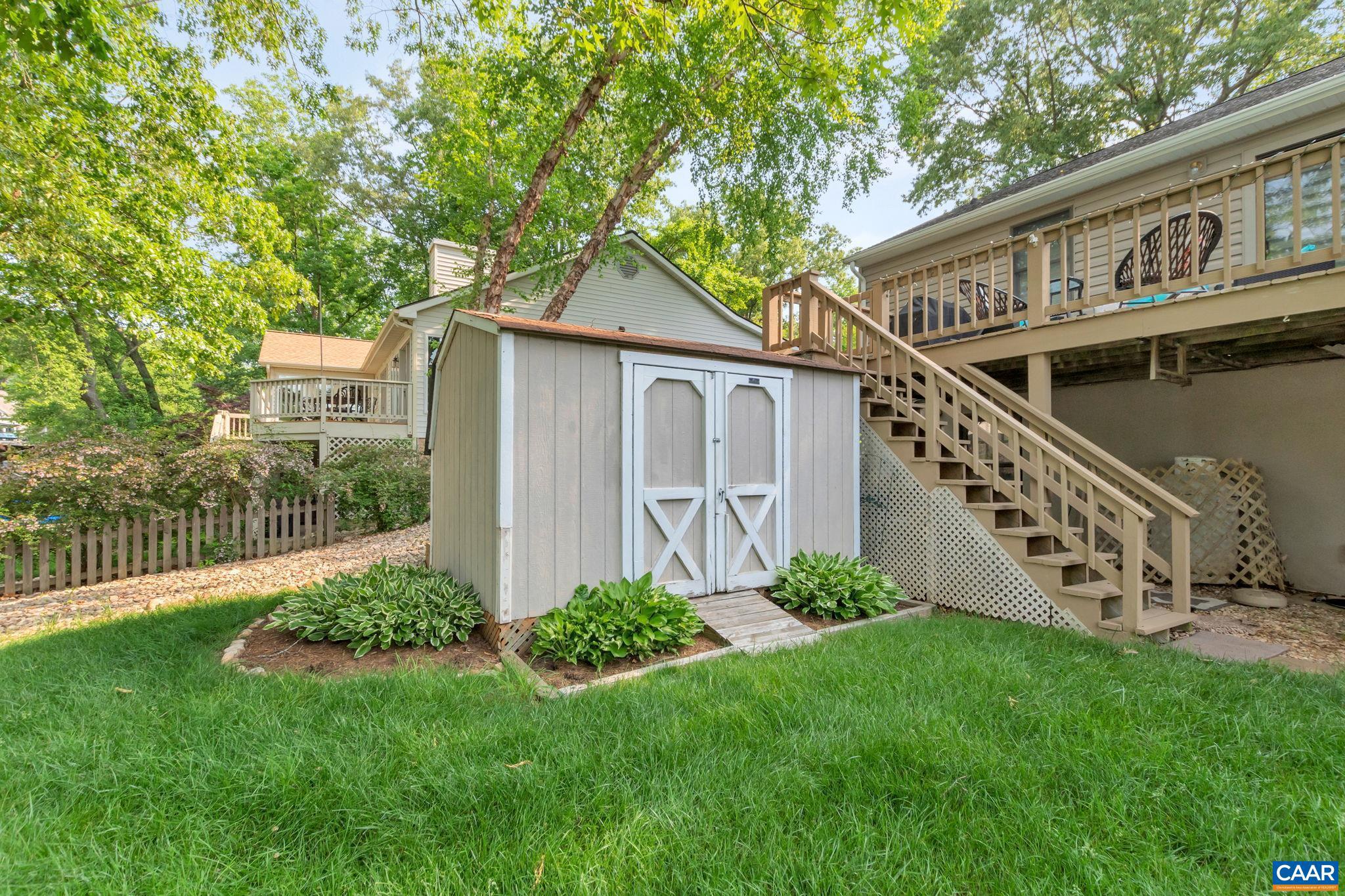 LAKE MONTICELLO - Residential