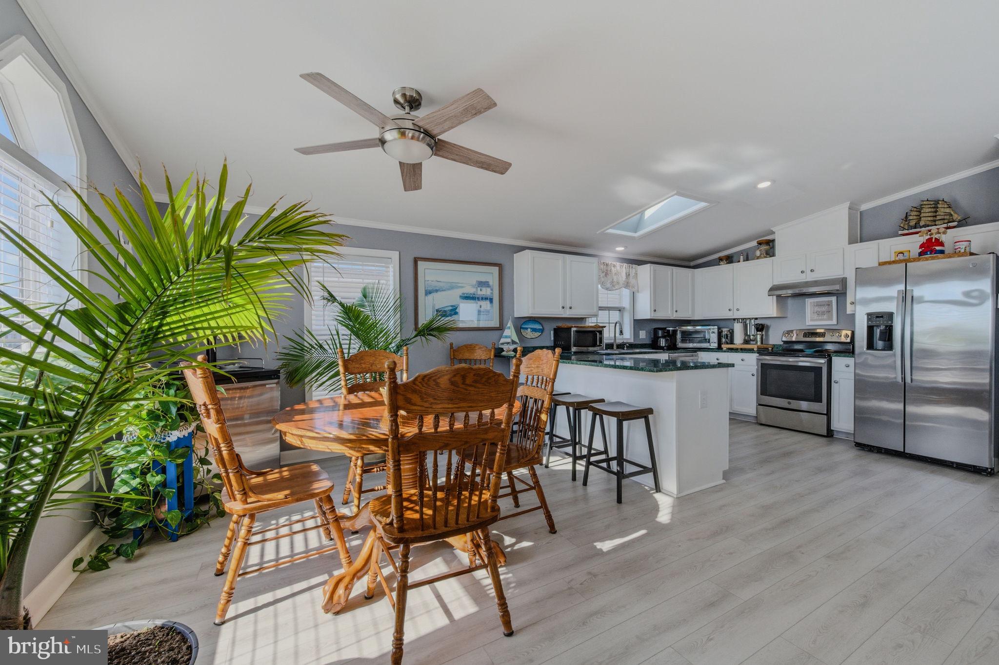 MARINERS COVE - Residential