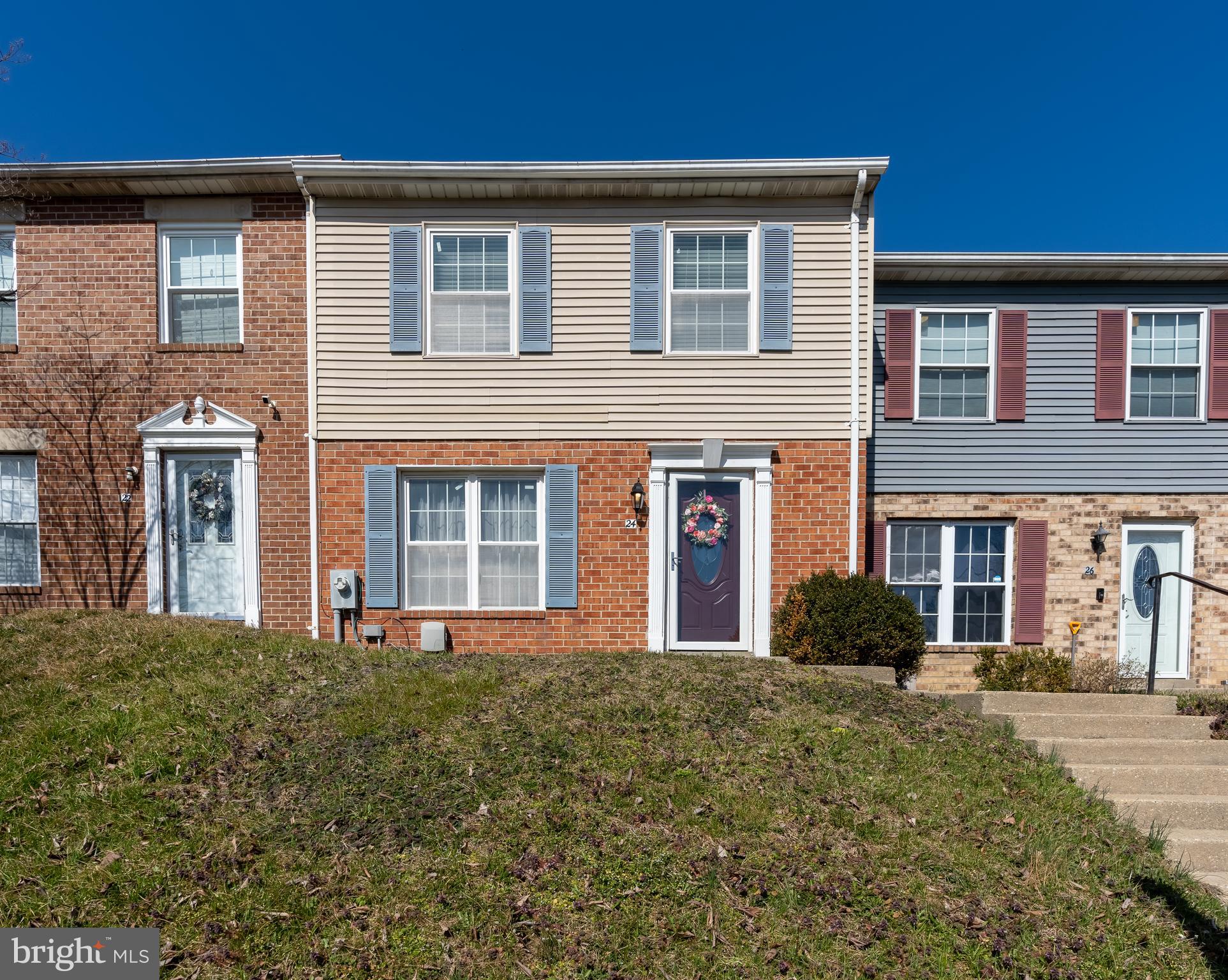 Come and see this lovely home in 24 Clearlake ct- this very well maintain townhome has many updates and ready to move in- freshly paint from the top to the bottom- 4B 2,5 Baths- HVAC replaced 6 months ago, update windows and bathrooms, glamour hardwood floors throughout first and second floor, two amazing decks for your family entertainment, finished basement for office or family room with an extra bedroom and full bath. This Carney house is perfectly located just minutes from the beltway and major shopping areas. The amazing outdoor space has recessed arethat is just right for your entertainment center, fully equipped kitchen has refrigerator, stove and dishwasher. 3 parking spaces including 2 assigned parking, means there are no parking problems!!