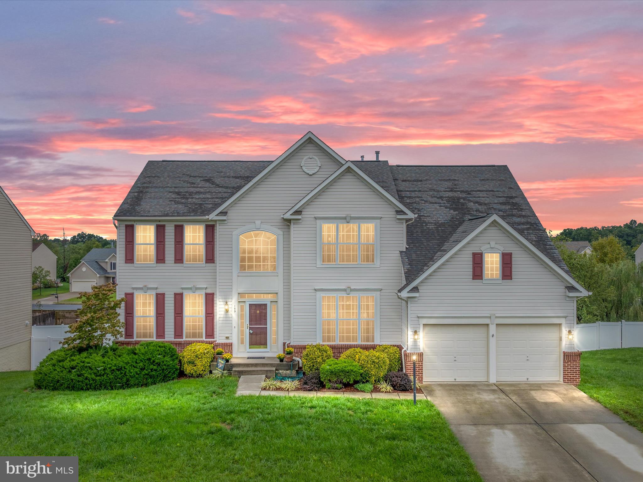 THE GUARDS - Residential