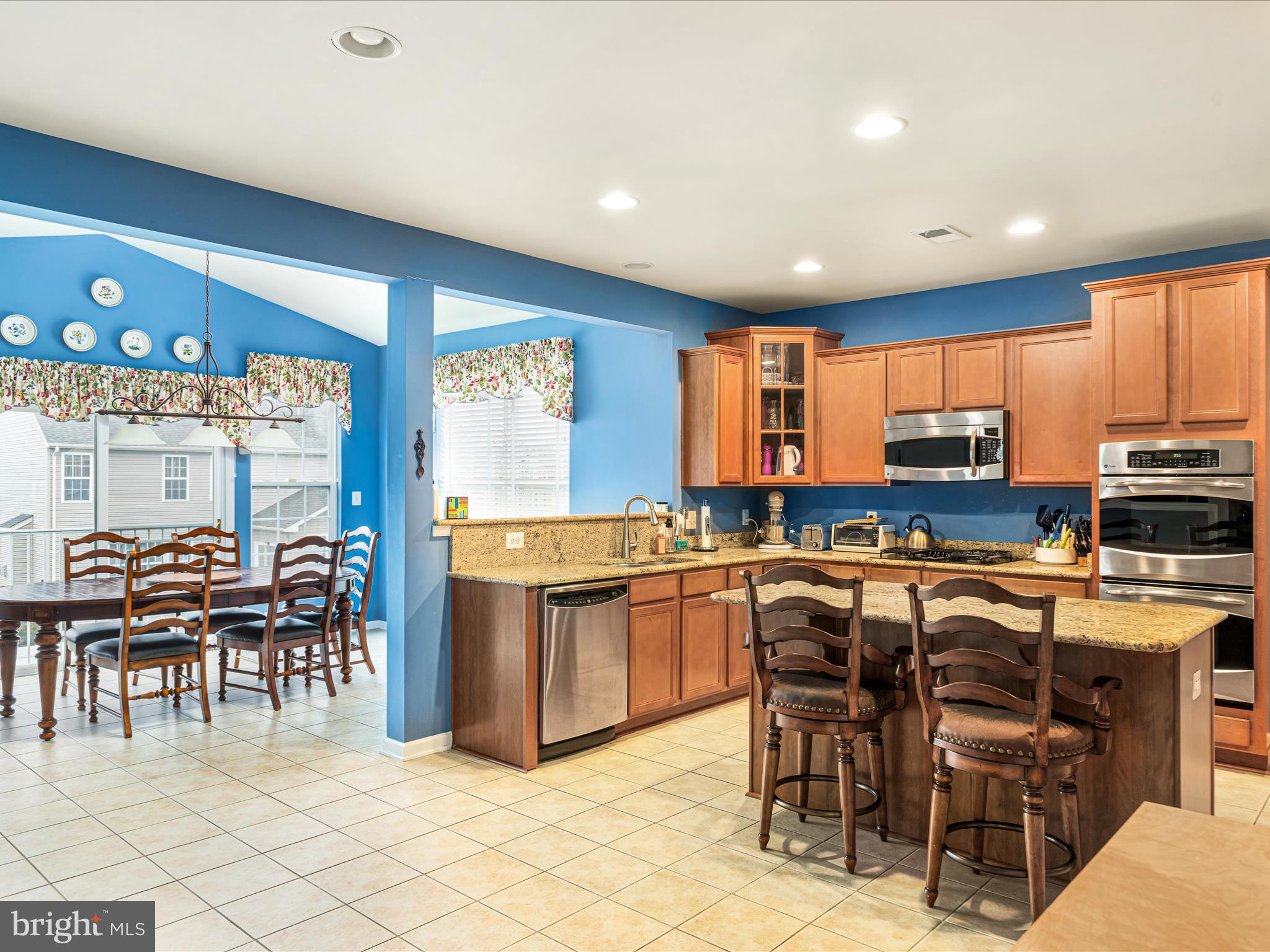 THE GUARDS - Residential