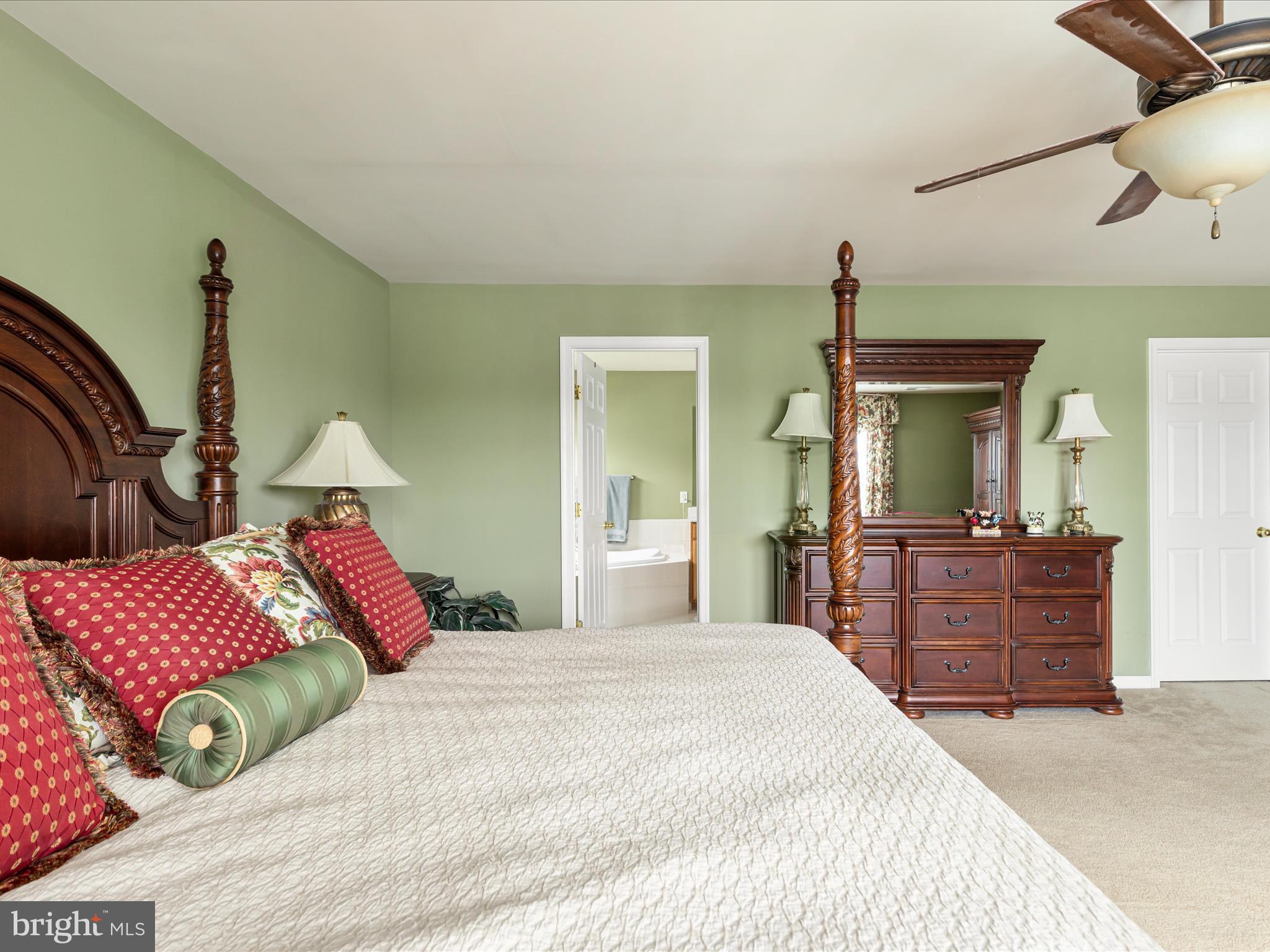 THE GUARDS - Residential