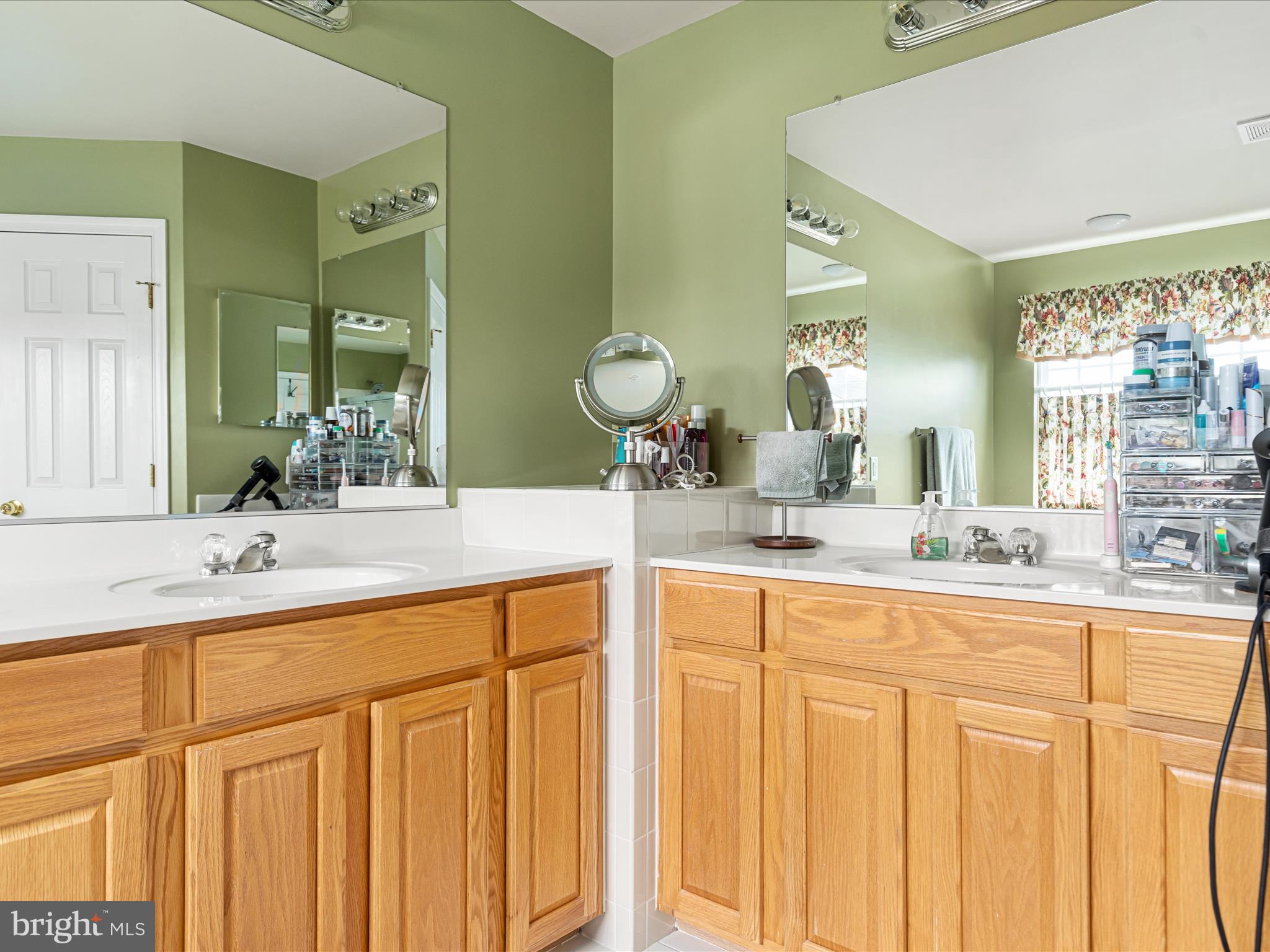 THE GUARDS - Residential