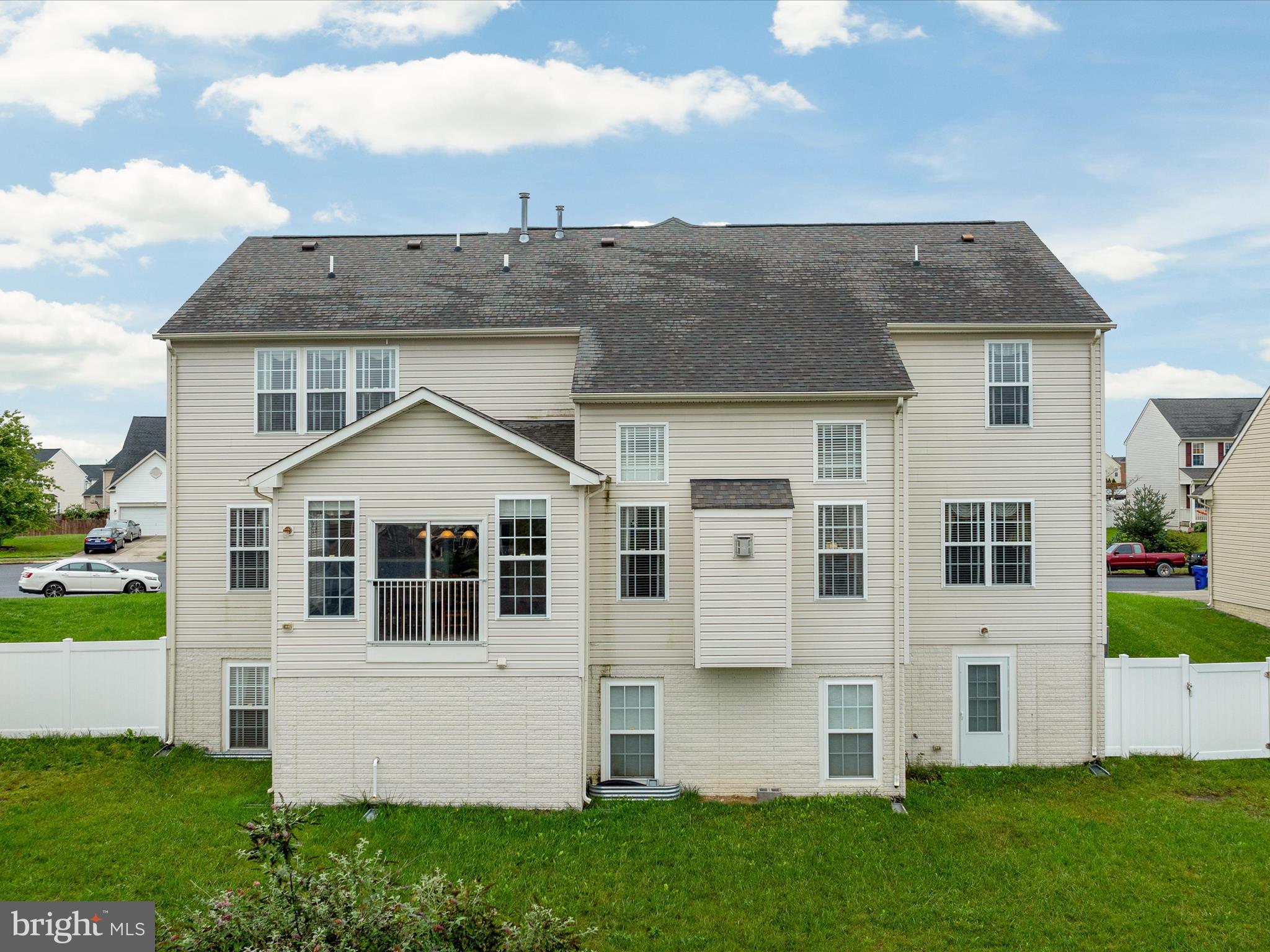 THE GUARDS - Residential