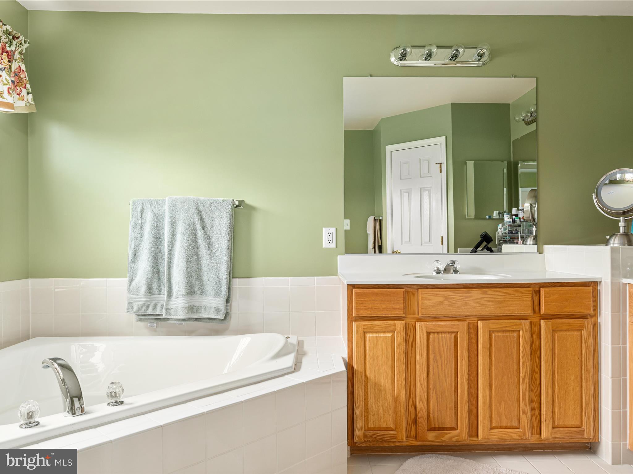 THE GUARDS - Residential