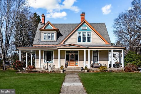 115 E BROADDUS AVENUE BOWLING GREEN VA 22427