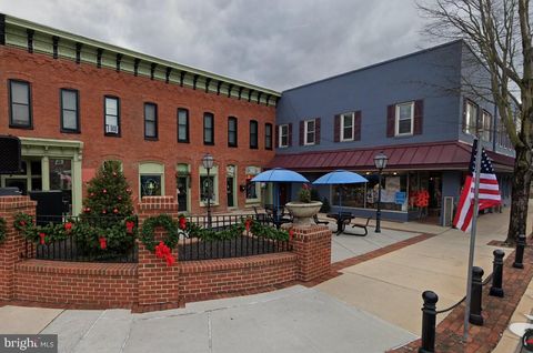 Photo of 1 - 12 S Market Street #201, ELIZABETHTOWN, PA 17022 (MLS # PALA2071058)