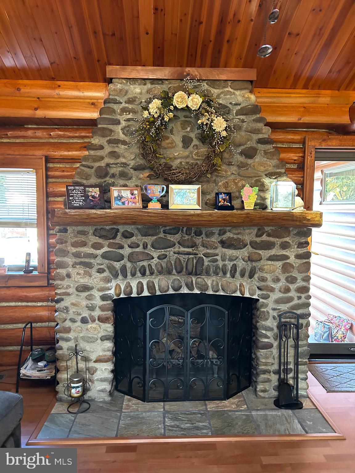 1001 N LAKESHORE DRIVE