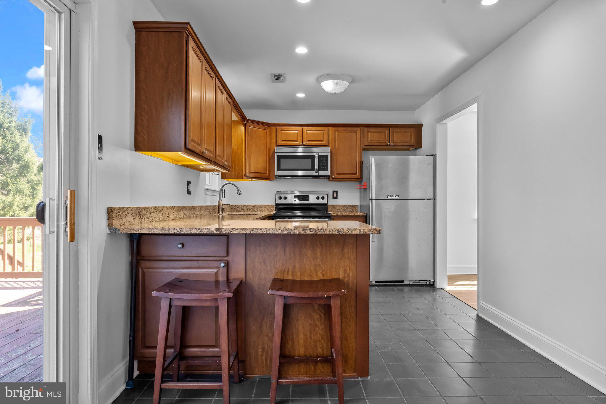 SANDY RIDGE TWINS - Residential Lease