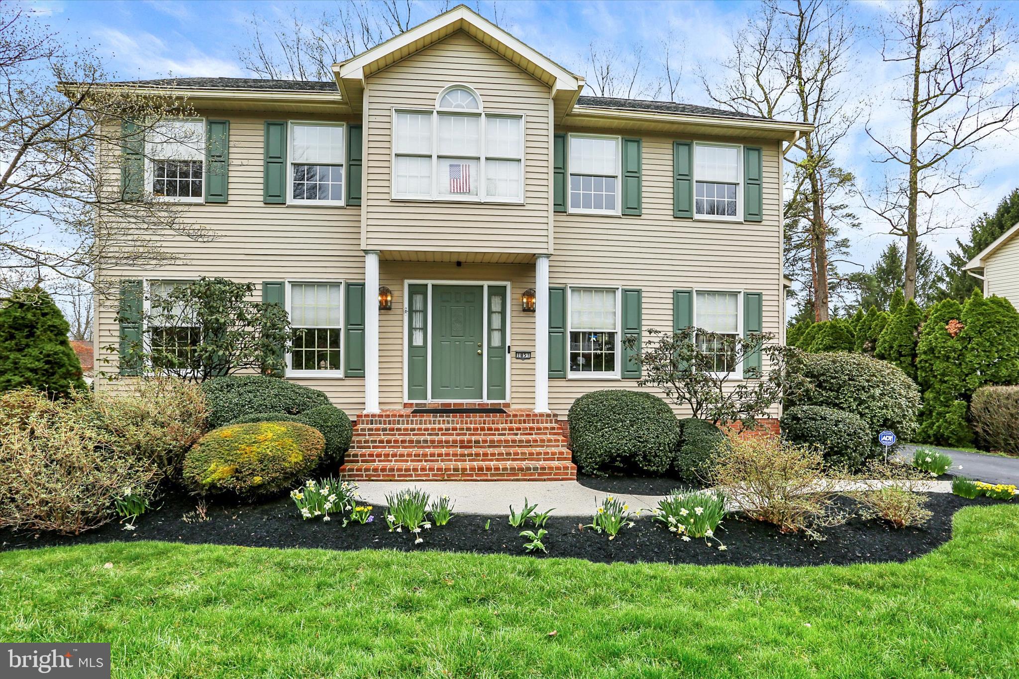 1851 BONNIE BLUE LANE