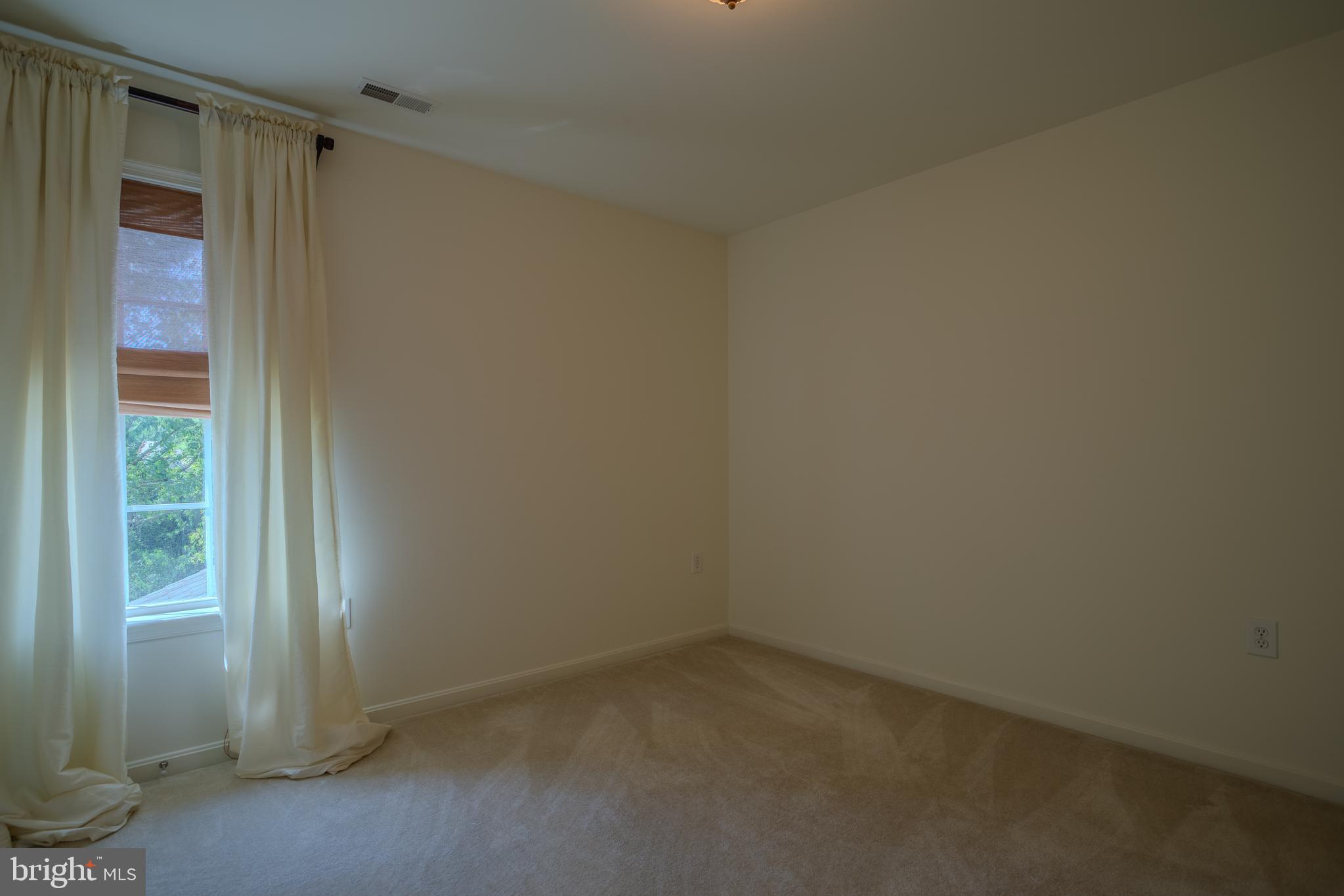 BROOKFIELD ON THE POTOMAC - Residential