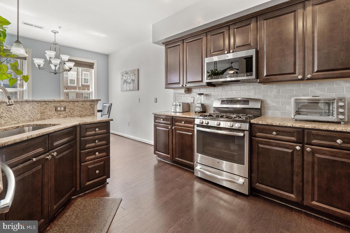 JEFFERSON PLACE - Residential