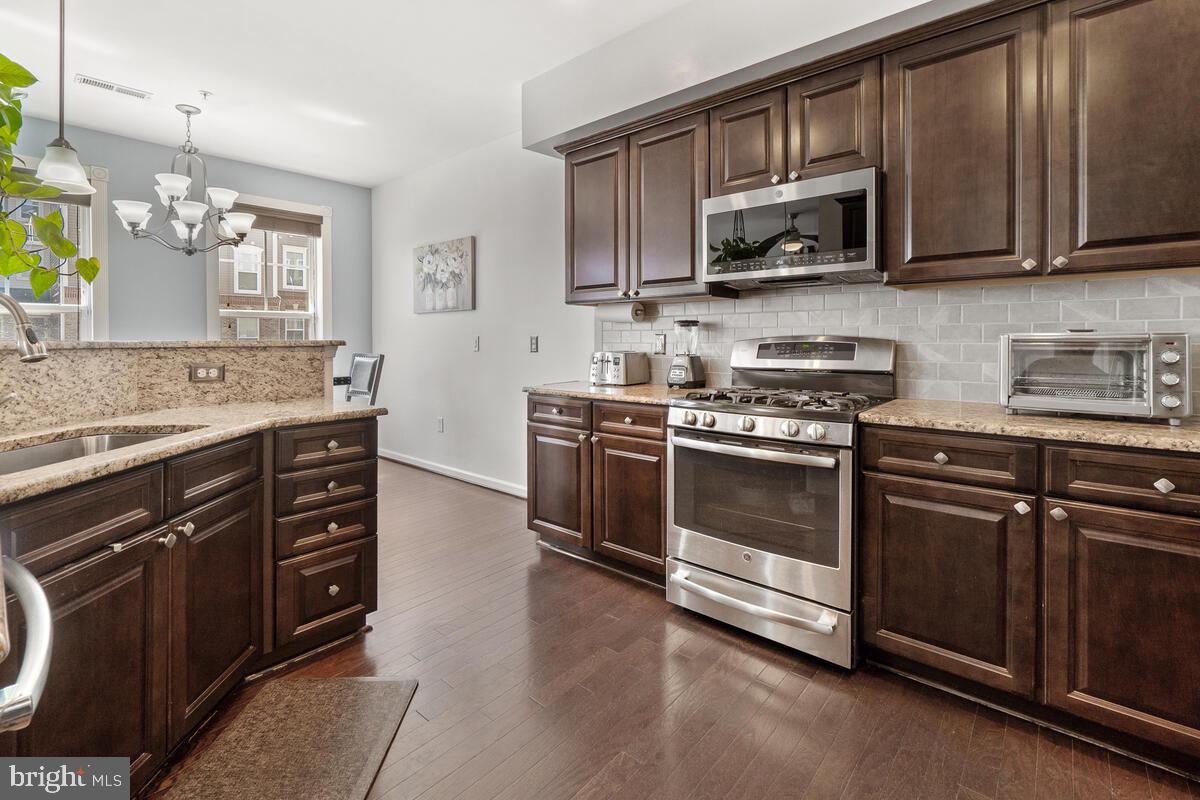 JEFFERSON PLACE - Residential