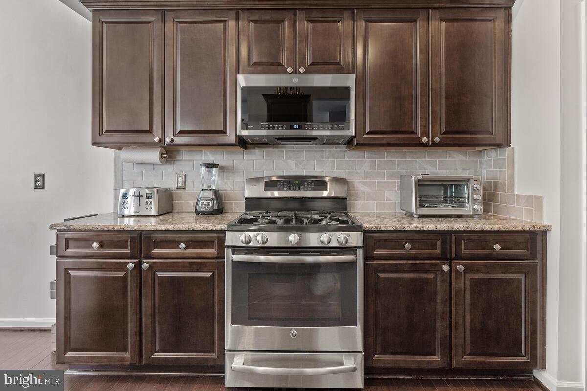 JEFFERSON PLACE - Residential