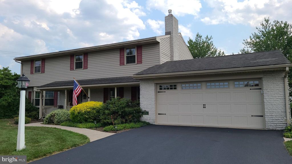 Photo of 1555 Newport Road, Manheim, PA 17545 (MLS # PALA2054064)