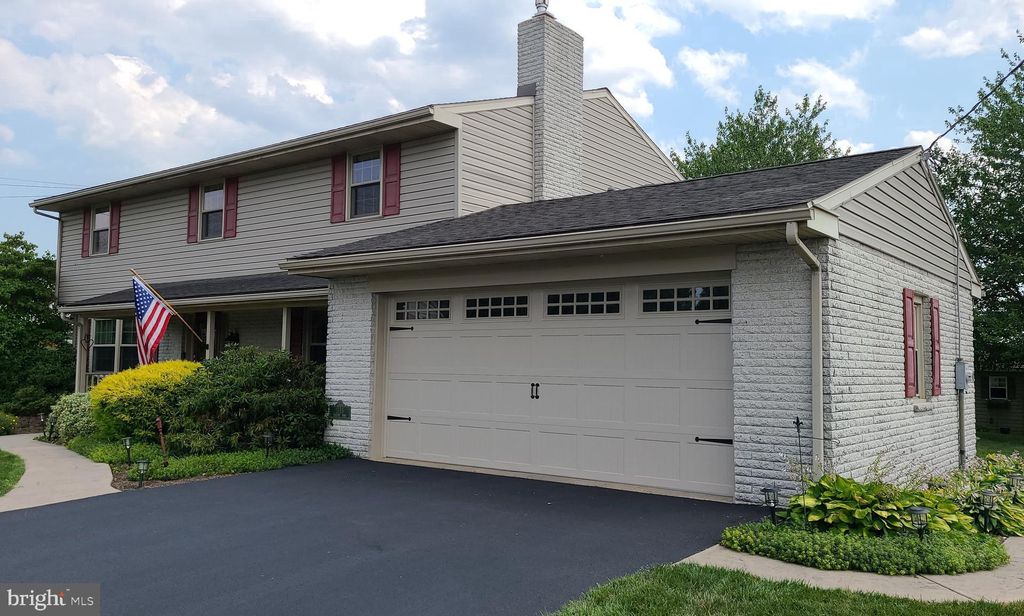 Photo of 1555 Newport Road, Manheim, PA 17545 (MLS # PALA2054064)