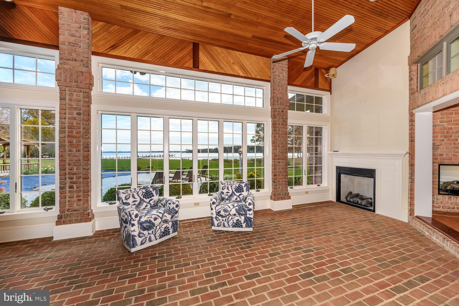 LYNNEWOOD - Residential