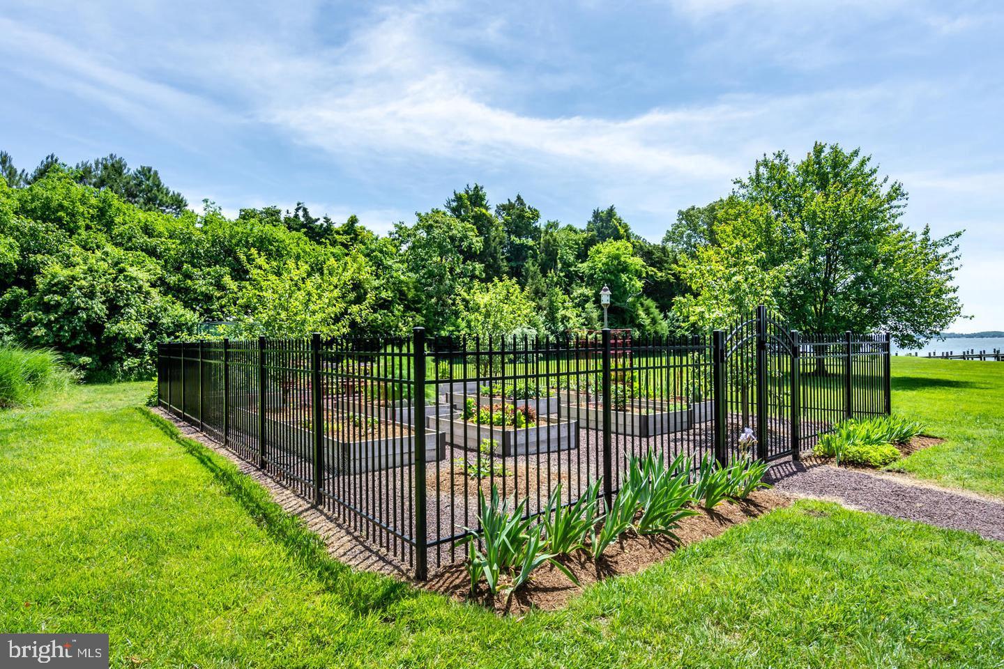 LYNNEWOOD - Residential