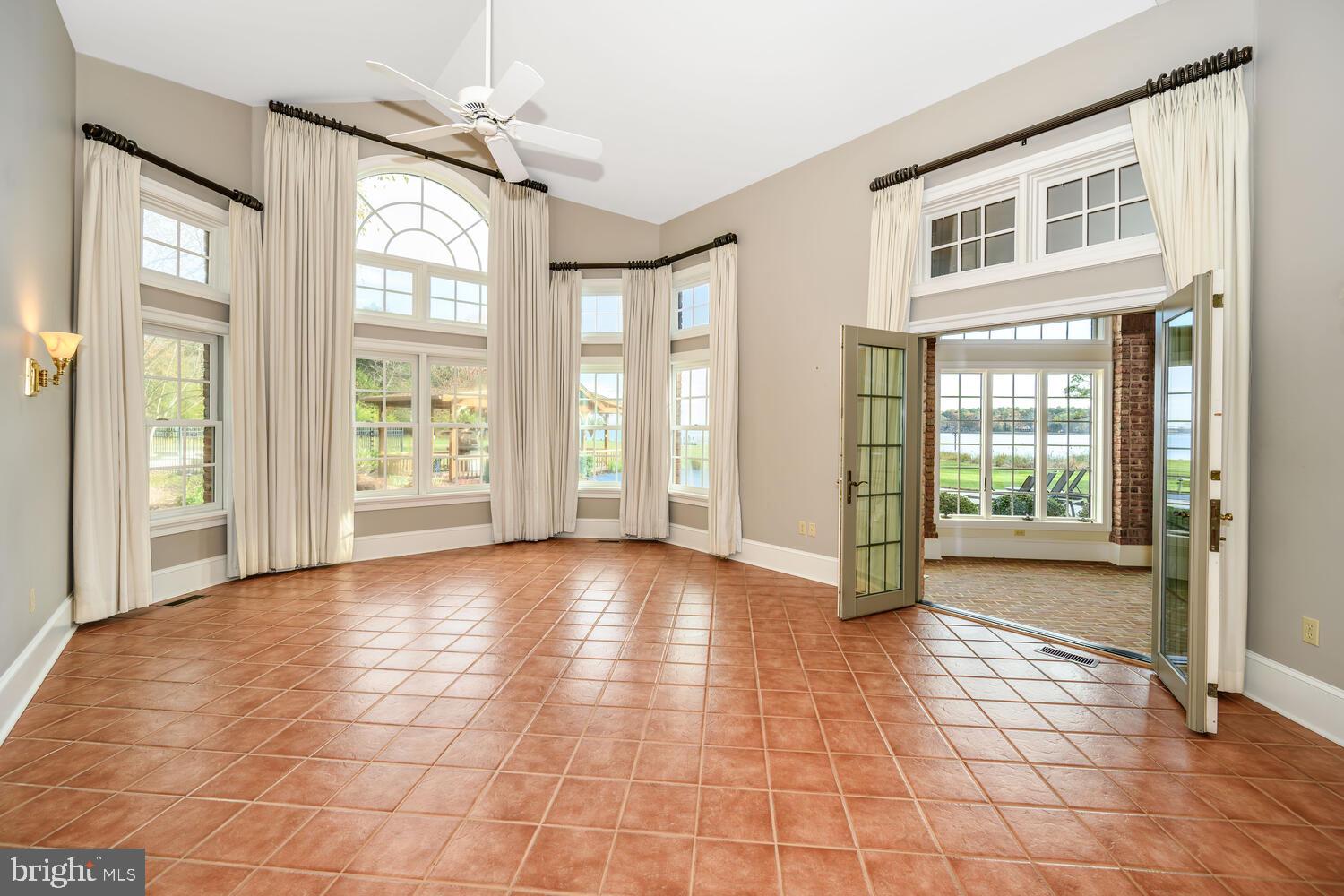 LYNNEWOOD - Residential