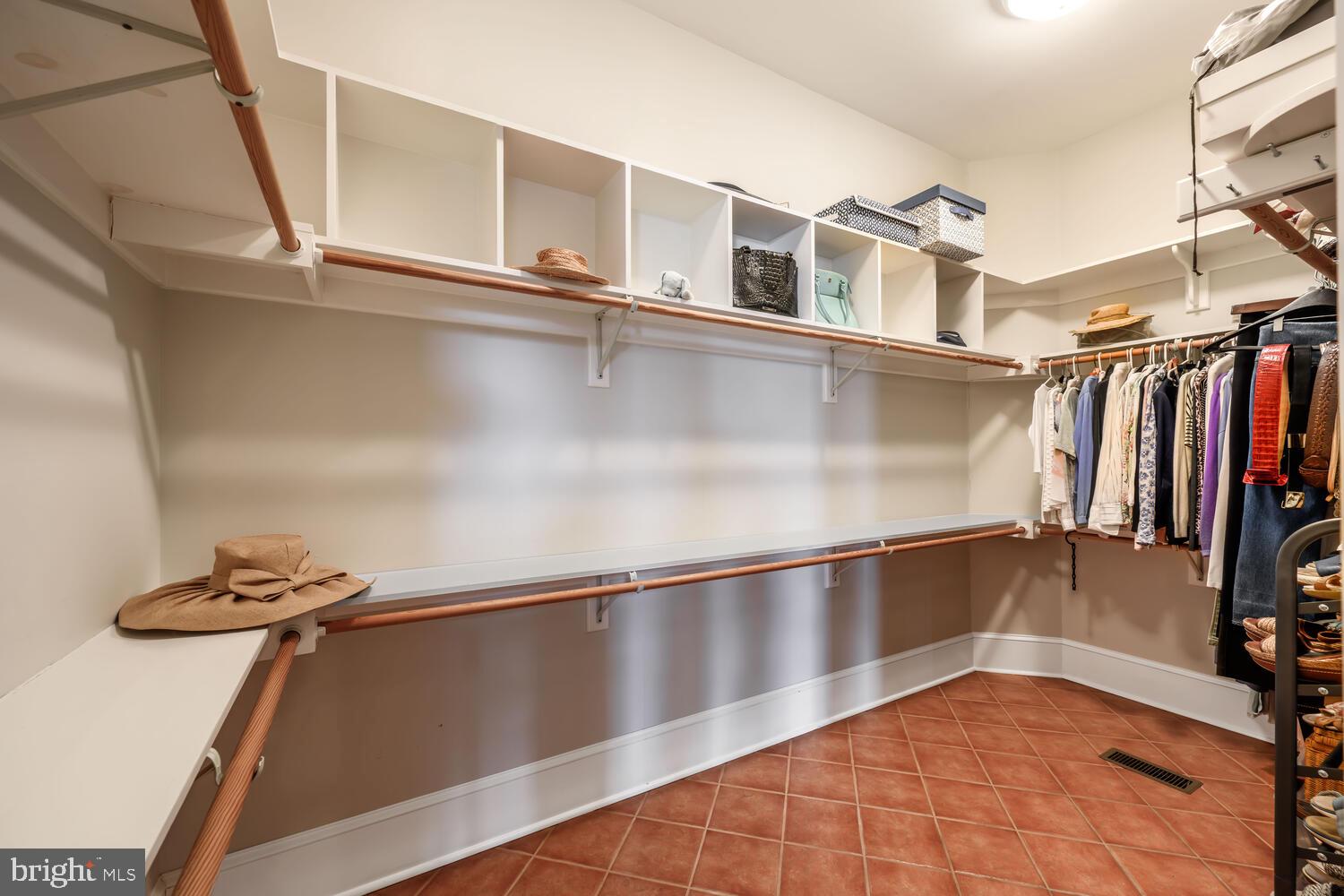 LYNNEWOOD - Residential