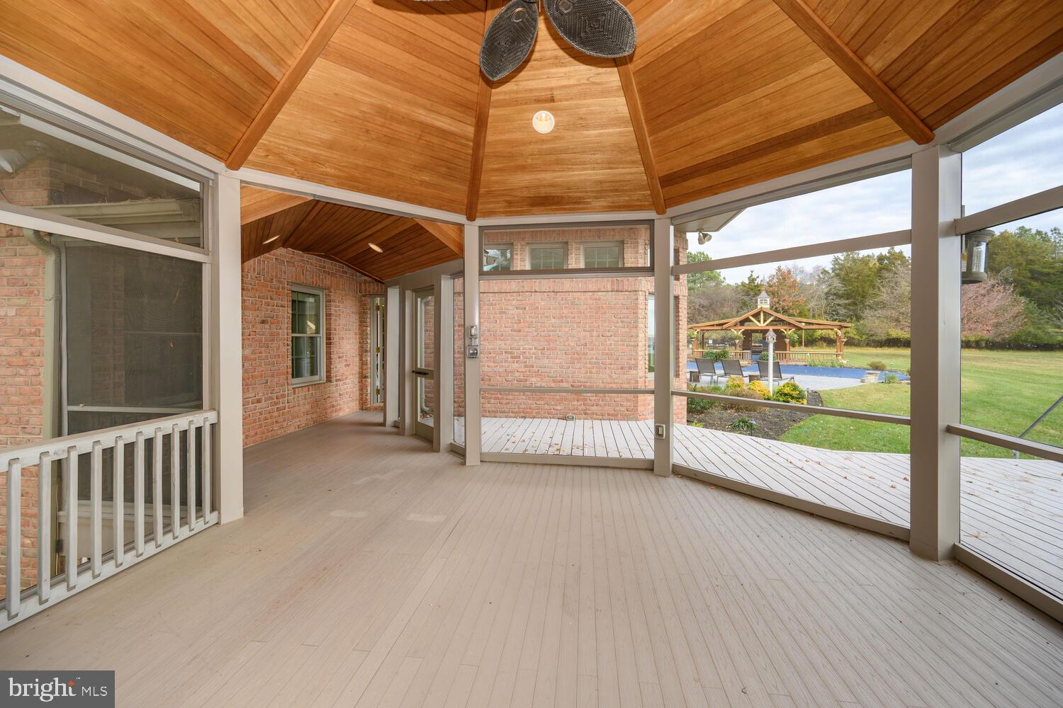 LYNNEWOOD - Residential