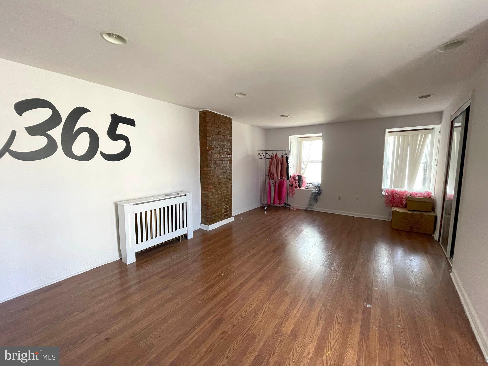 BARCLAY - Residential