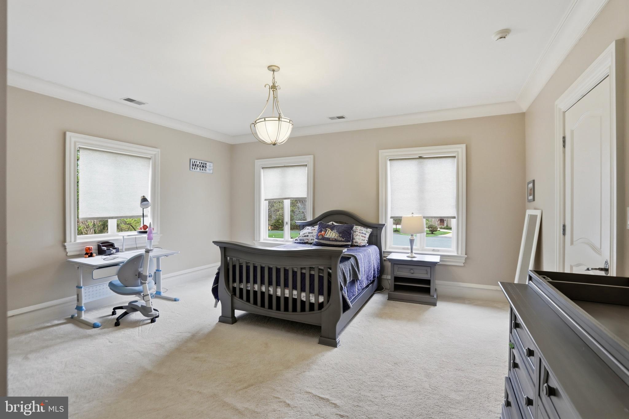 KENTLAND POND - Residential