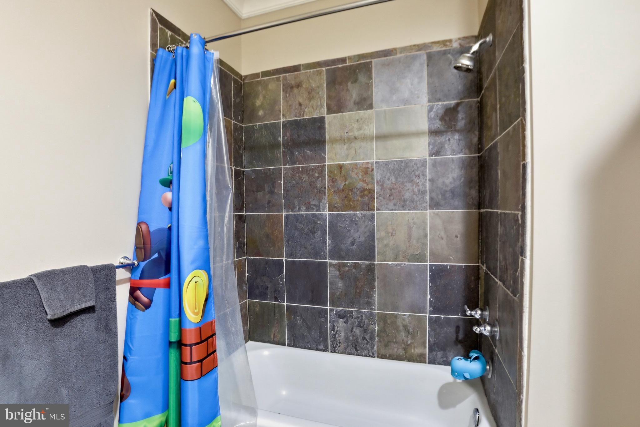 KENTLAND POND - Residential