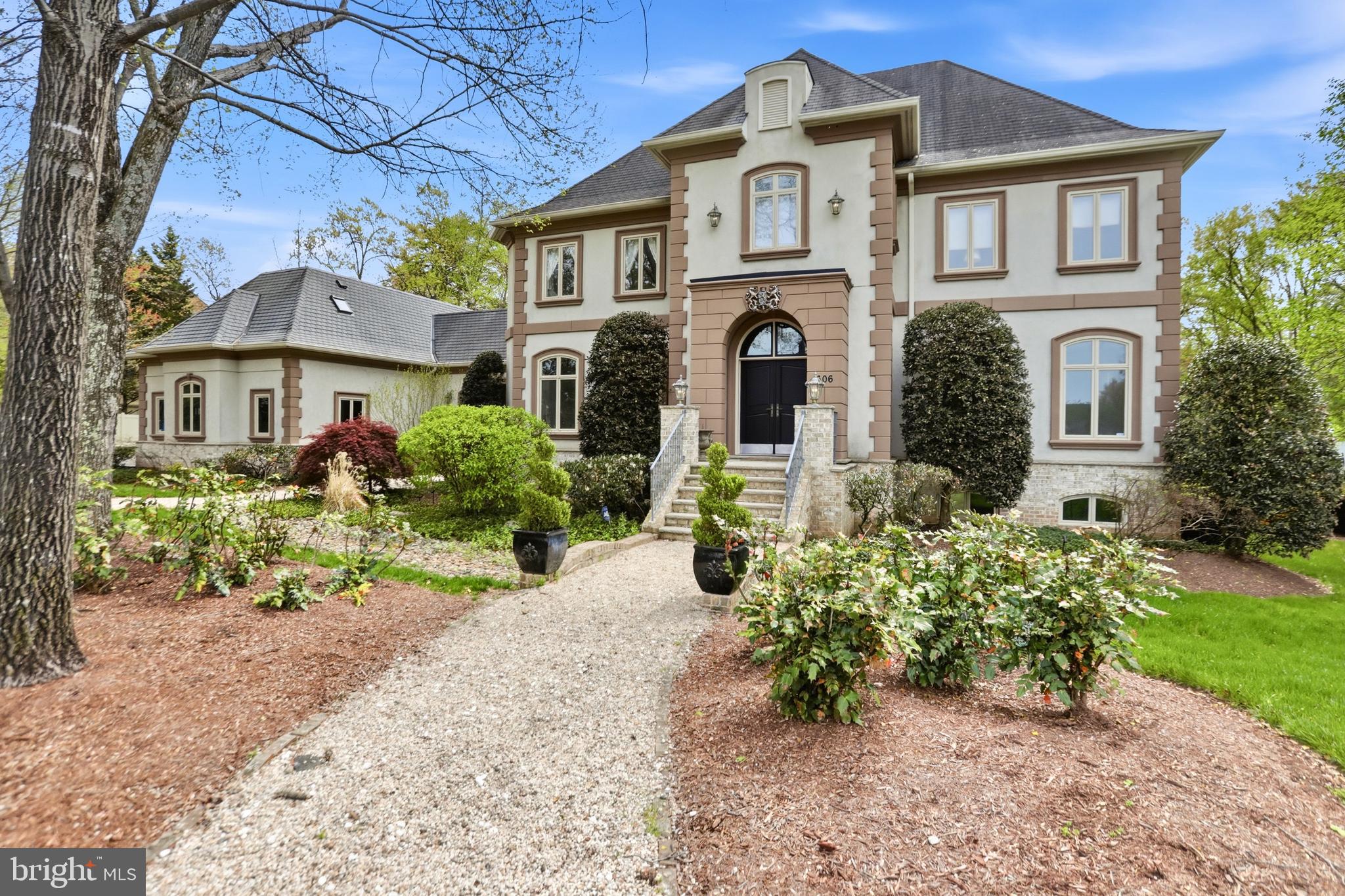 KENTLAND POND - Residential