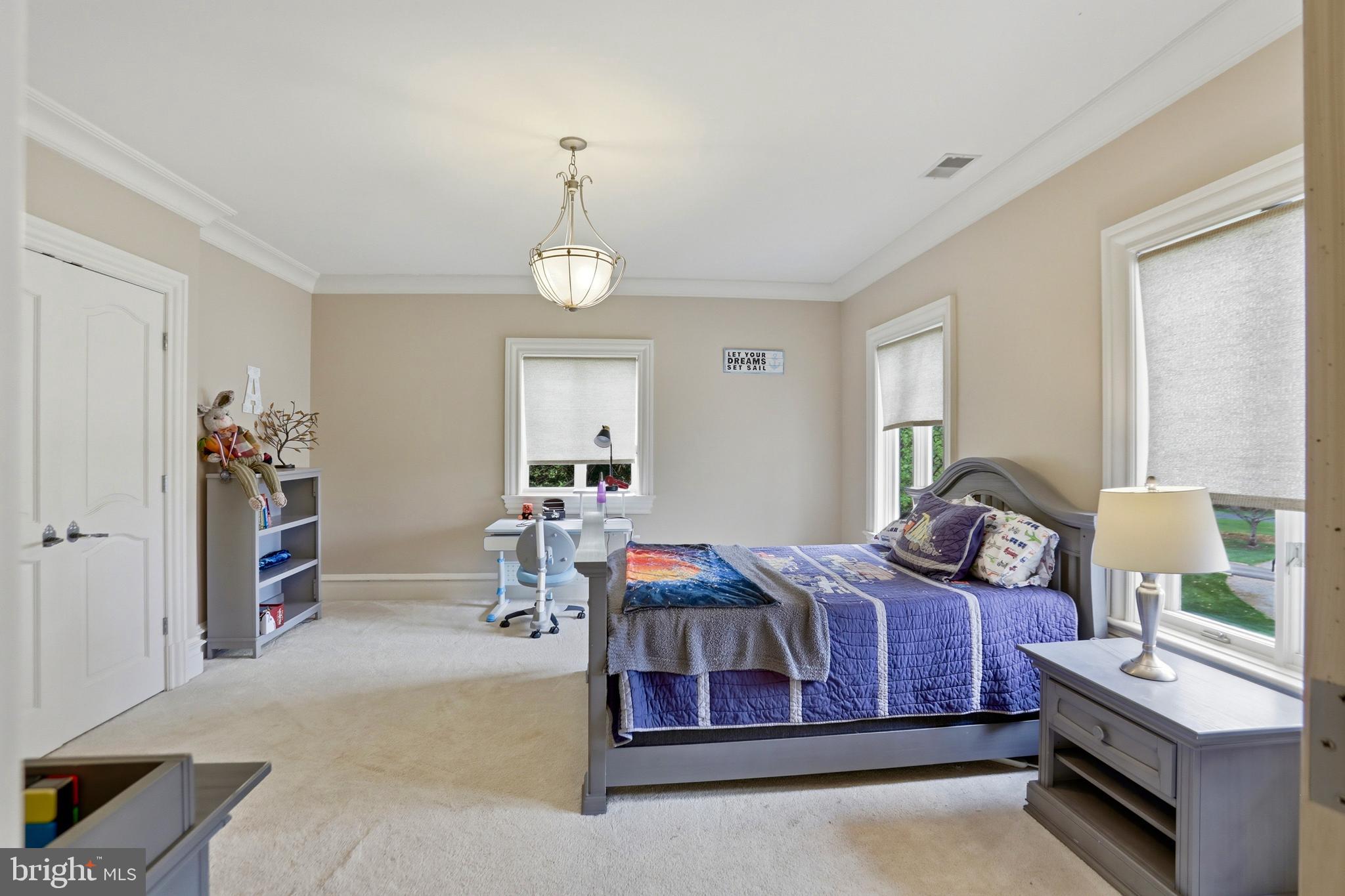 KENTLAND POND - Residential