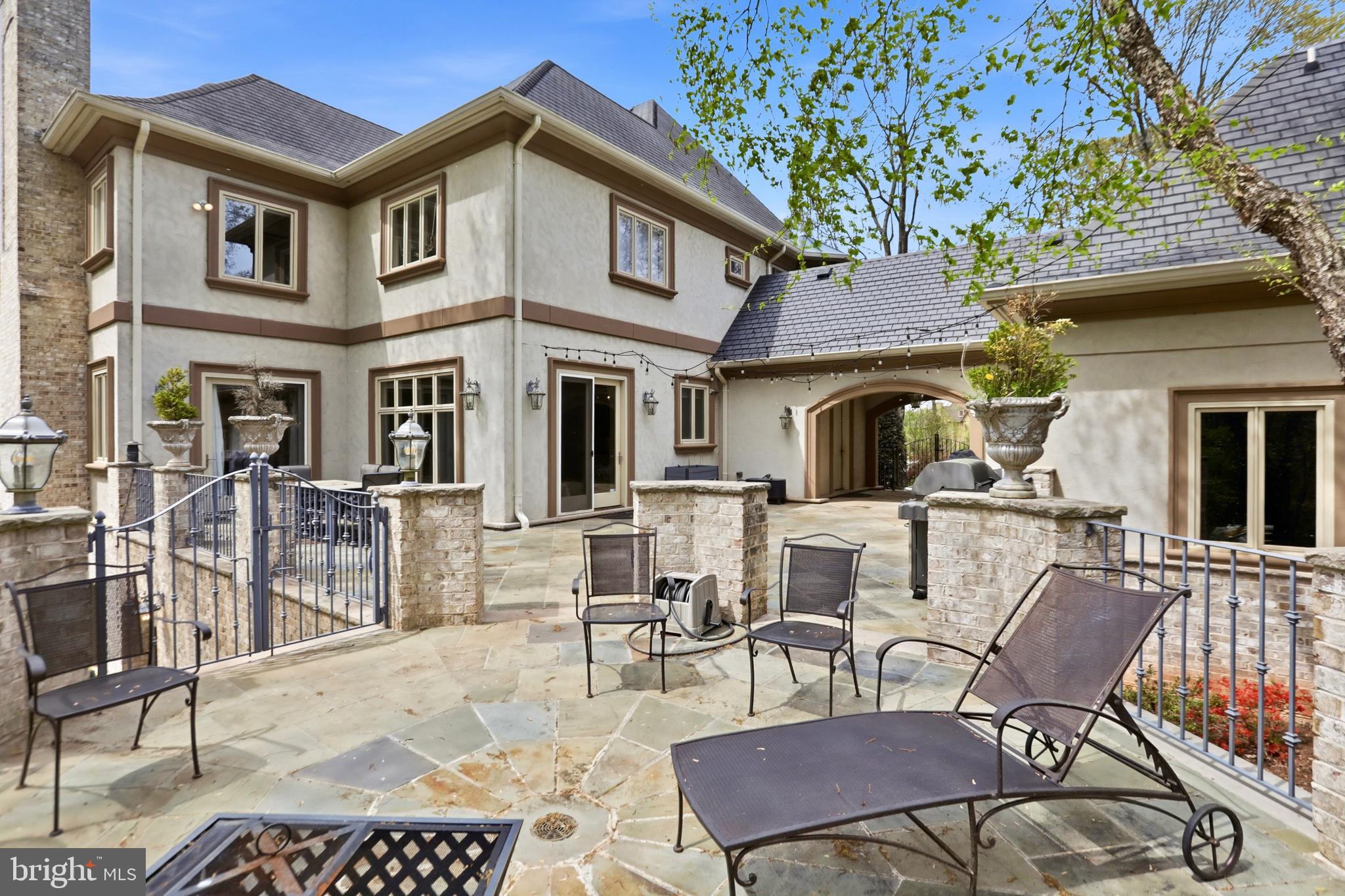 KENTLAND POND - Residential