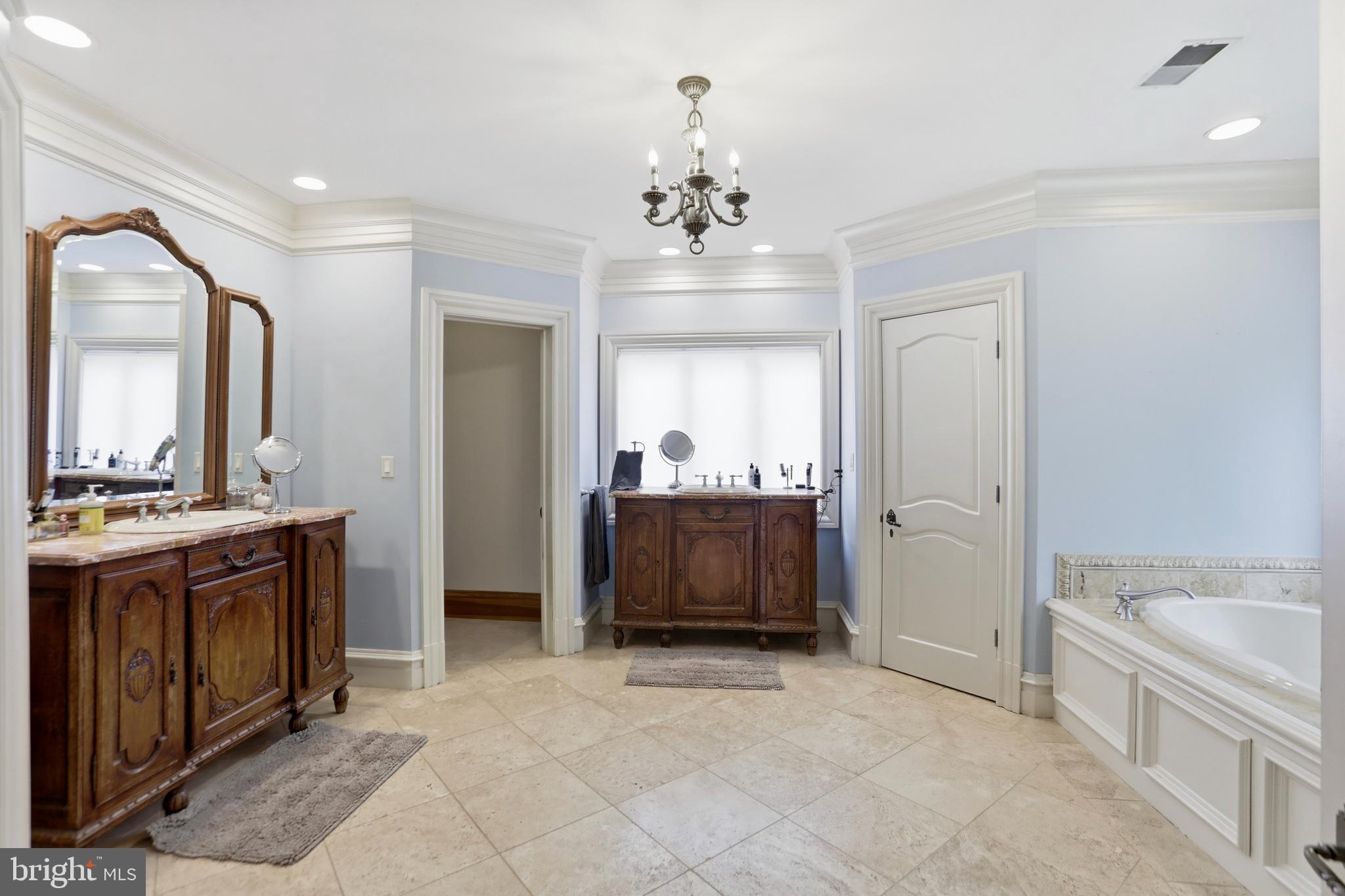 KENTLAND POND - Residential