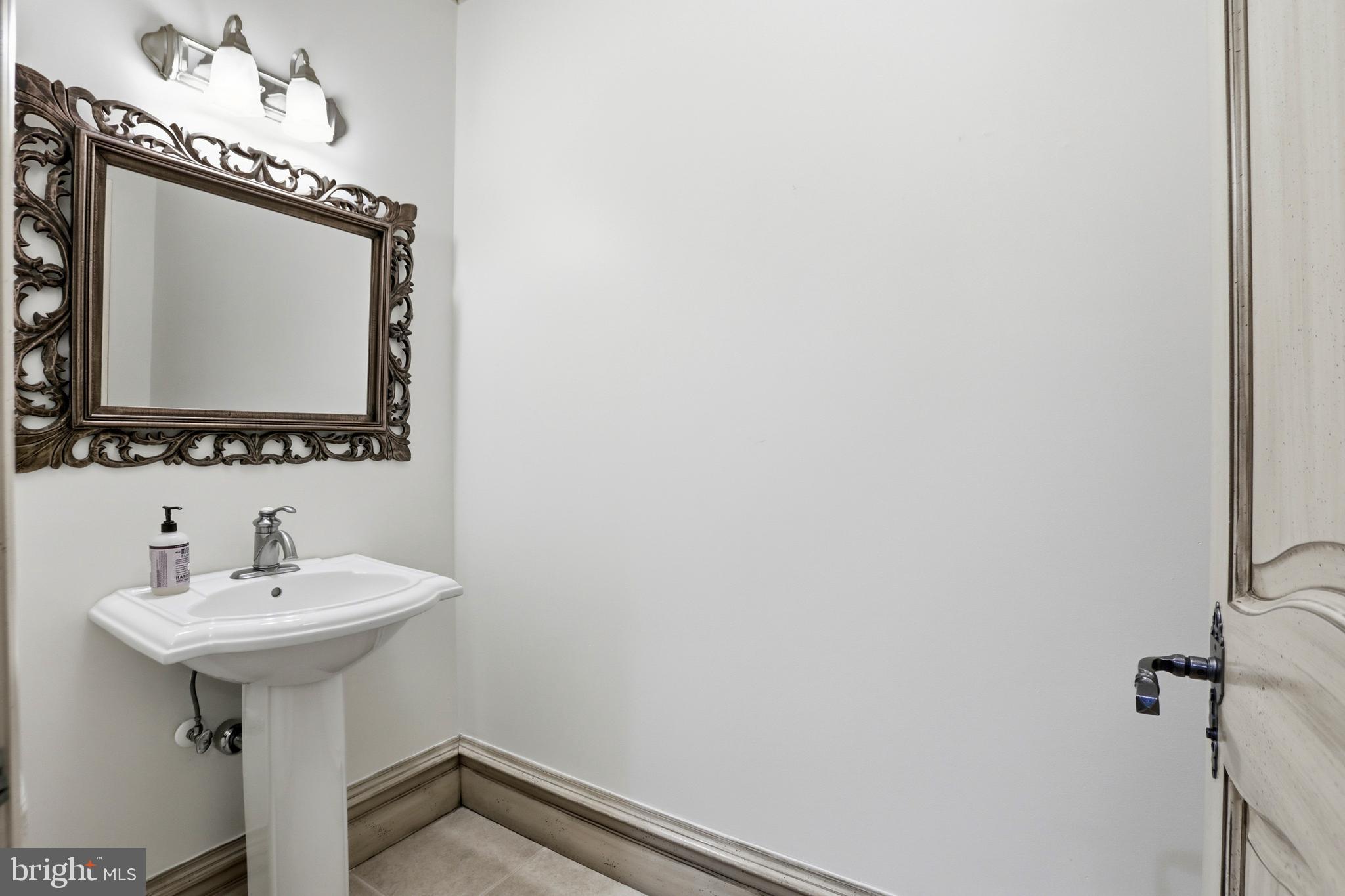 KENTLAND POND - Residential