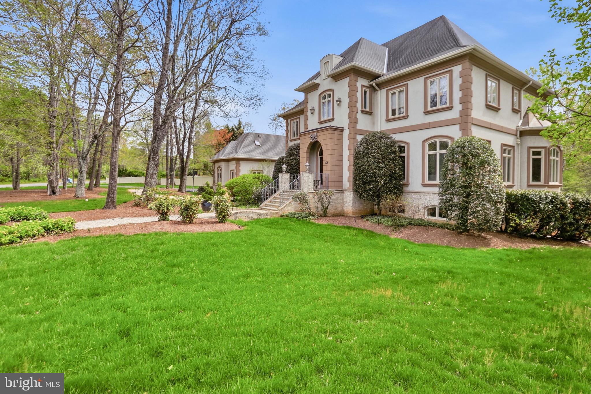 KENTLAND POND - Residential