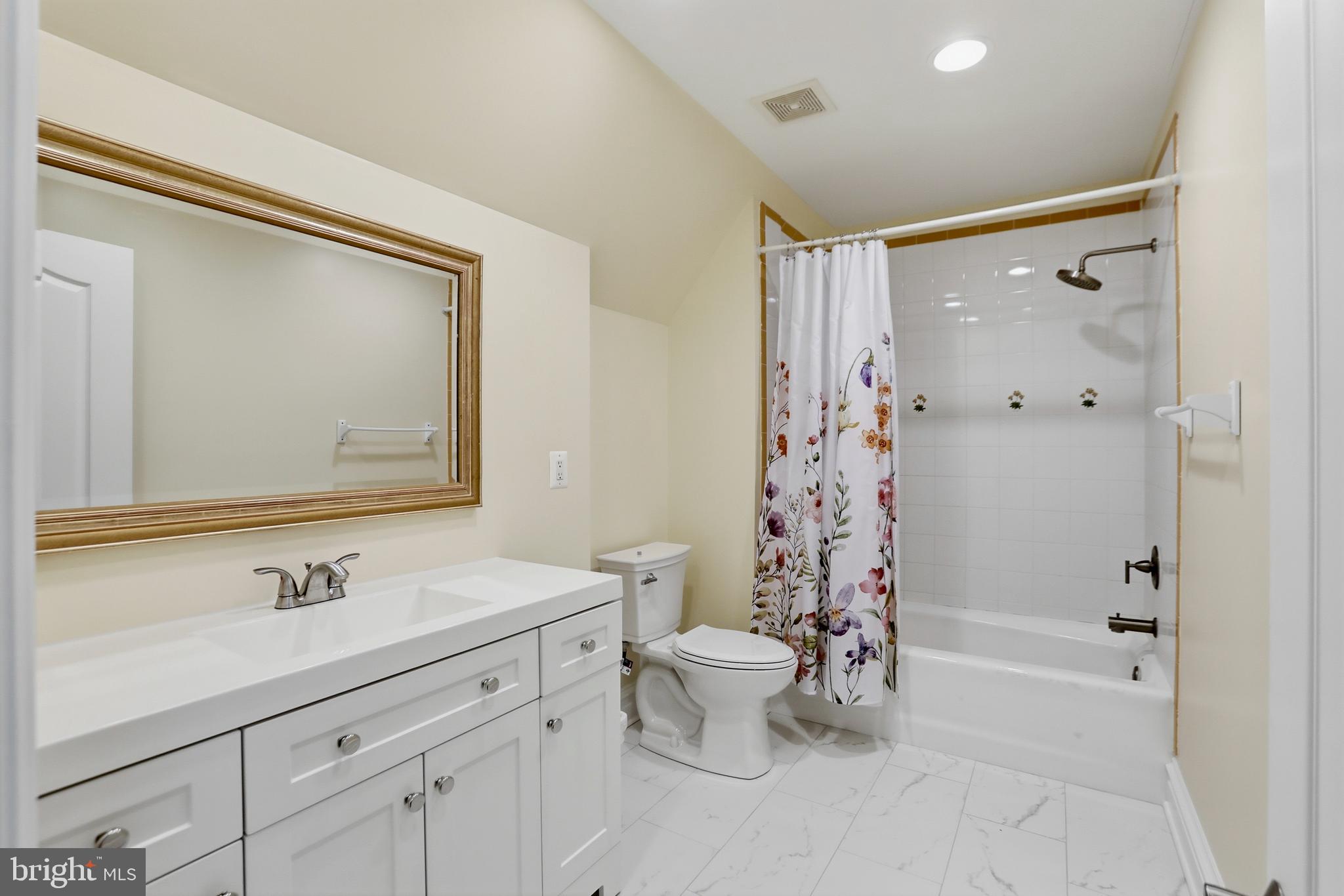 KENTLAND POND - Residential