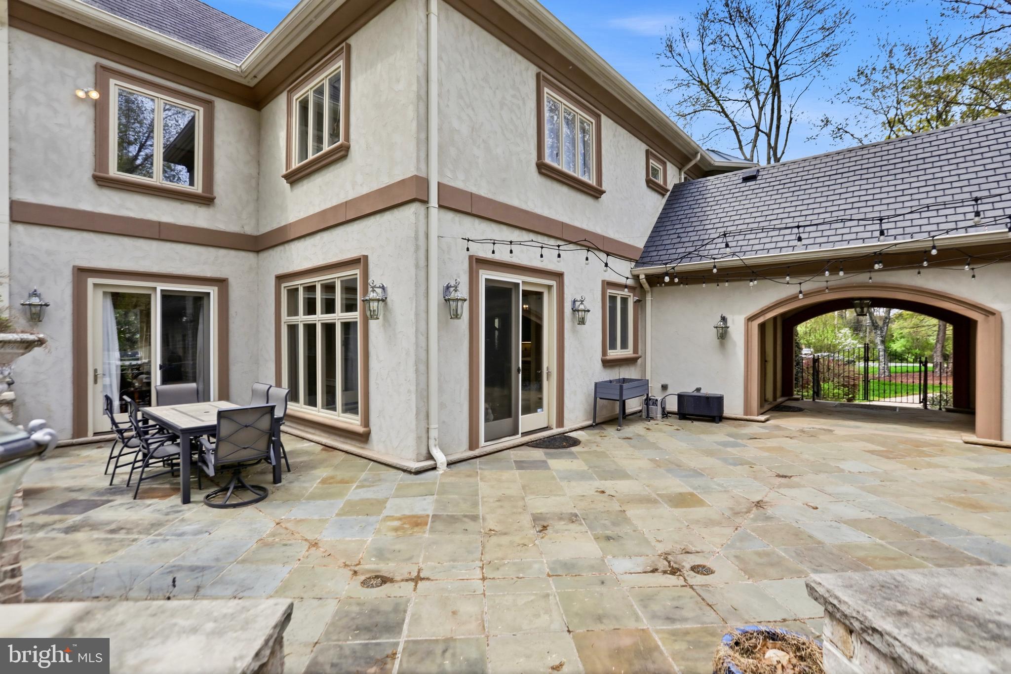 KENTLAND POND - Residential