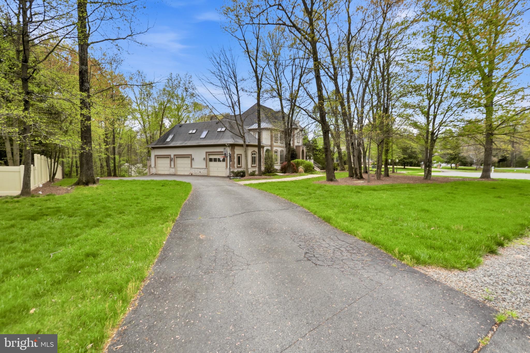 KENTLAND POND - Residential