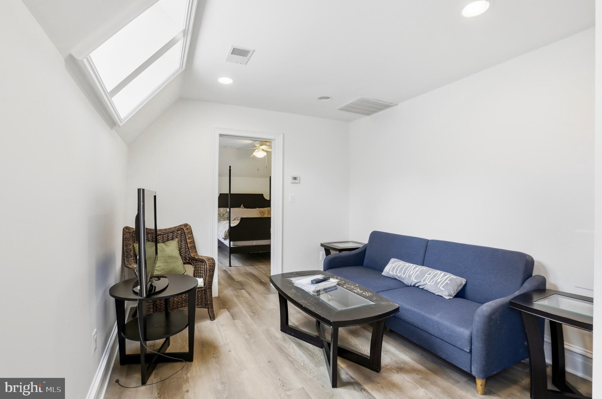 KENTLAND POND - Residential