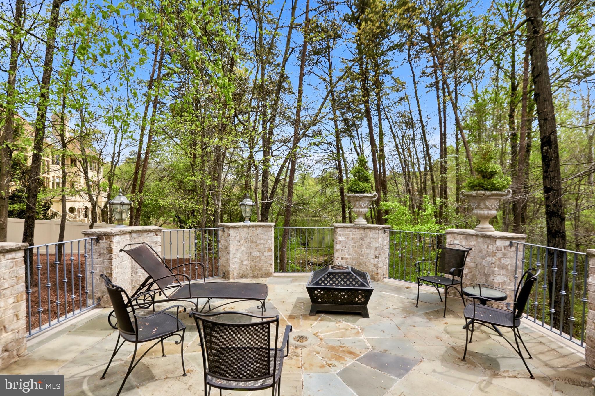 KENTLAND POND - Residential