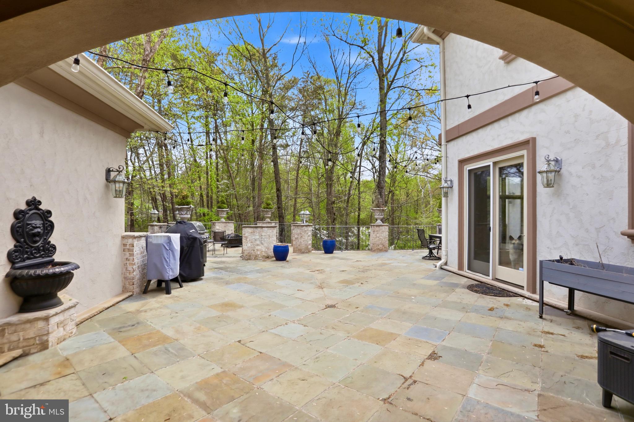 KENTLAND POND - Residential