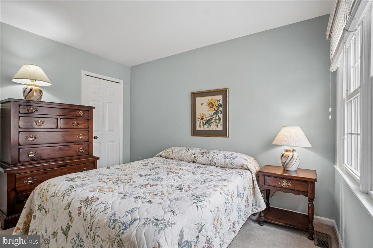 FAIRFAX STATION - Residential