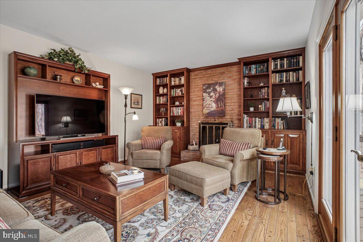 FAIRFAX STATION - Residential