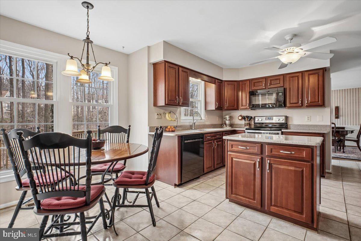 FAIRFAX STATION - Residential