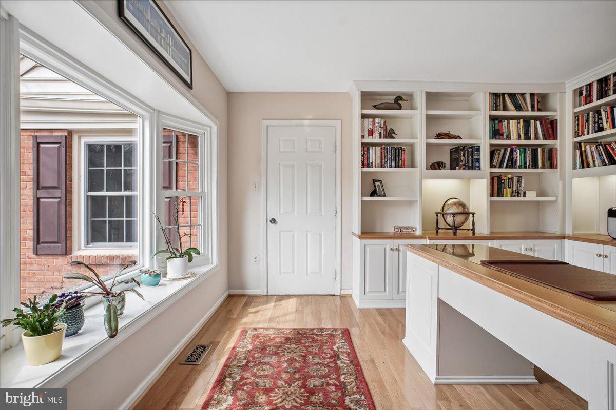 FAIRFAX STATION - Residential