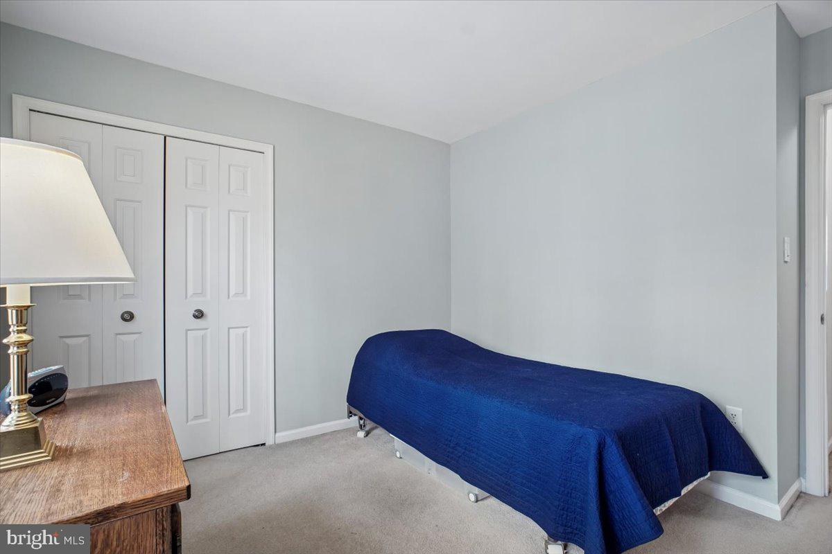 FAIRFAX STATION - Residential