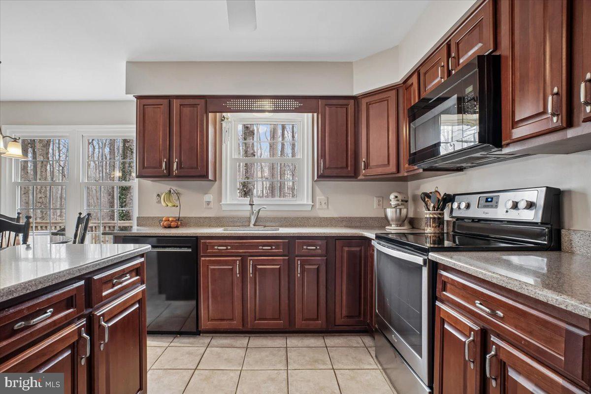 FAIRFAX STATION - Residential