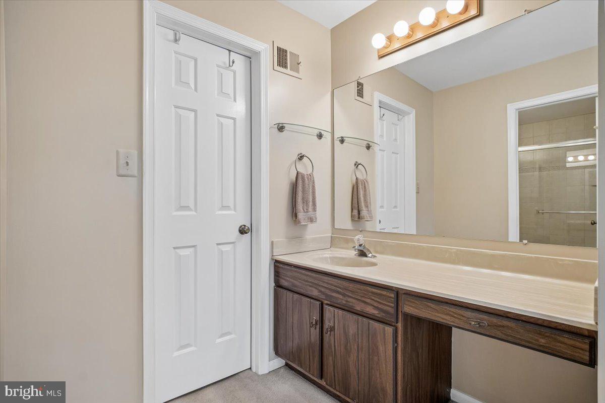 FAIRFAX STATION - Residential